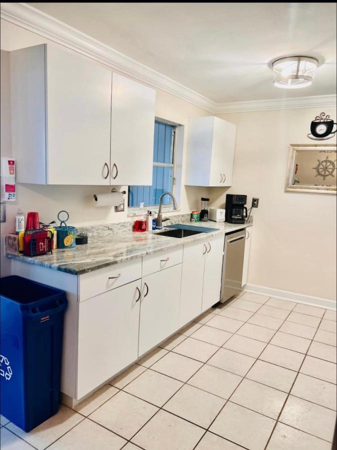 Cheerful Home With Two Bedrooms Κέιπ Κόραλ Εξωτερικό φωτογραφία