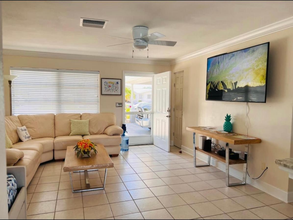 Cheerful Home With Two Bedrooms Κέιπ Κόραλ Εξωτερικό φωτογραφία