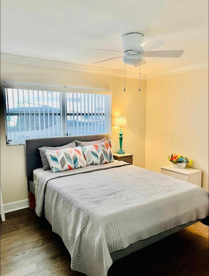Cheerful Home With Two Bedrooms Κέιπ Κόραλ Εξωτερικό φωτογραφία
